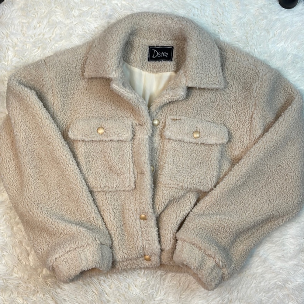 Detre, coat size large cream like new condition only worn once